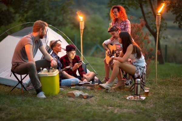Séjour en famille au camping des arcades : activités et services pour petits et grands