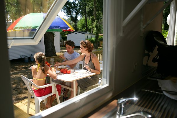 Mobil home en famille: astuces pour des vacances réussies