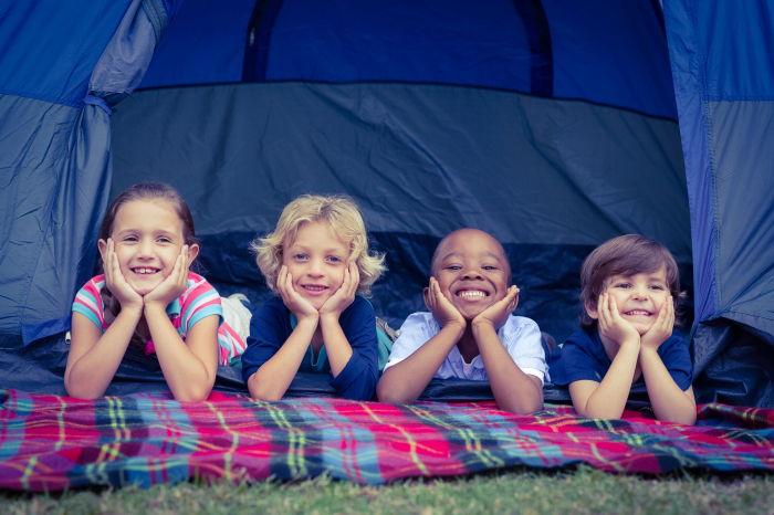 des enfants au camping